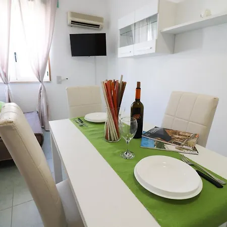 Сasa de vacaciones Bilo Nadia Cozy 200 M From Otrantos Castle Otranto