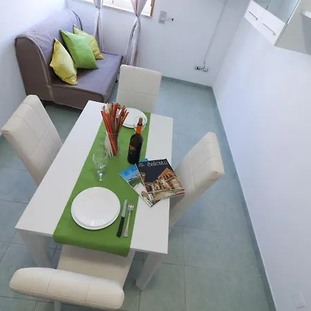 Bilo Nadia Cozy 200 M From Otrantos Castle Дом отдыха